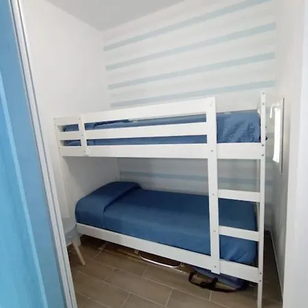Fronte Mare-stazione Casa Jack * Borghetto Santo Spirito